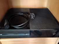 Konsola Xbox one + 2 pady