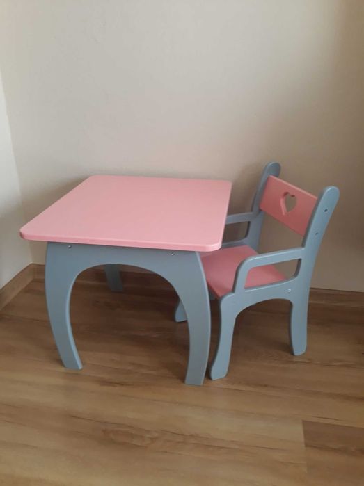Różowo - szary zestaw, stolik i krzesełko, meble dla dziecka