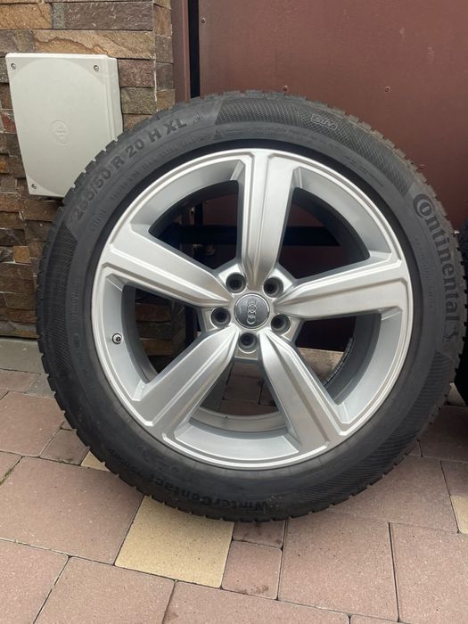 Комплект дисків 9JX20H2 ET38 з резиною Continental E-Tron
