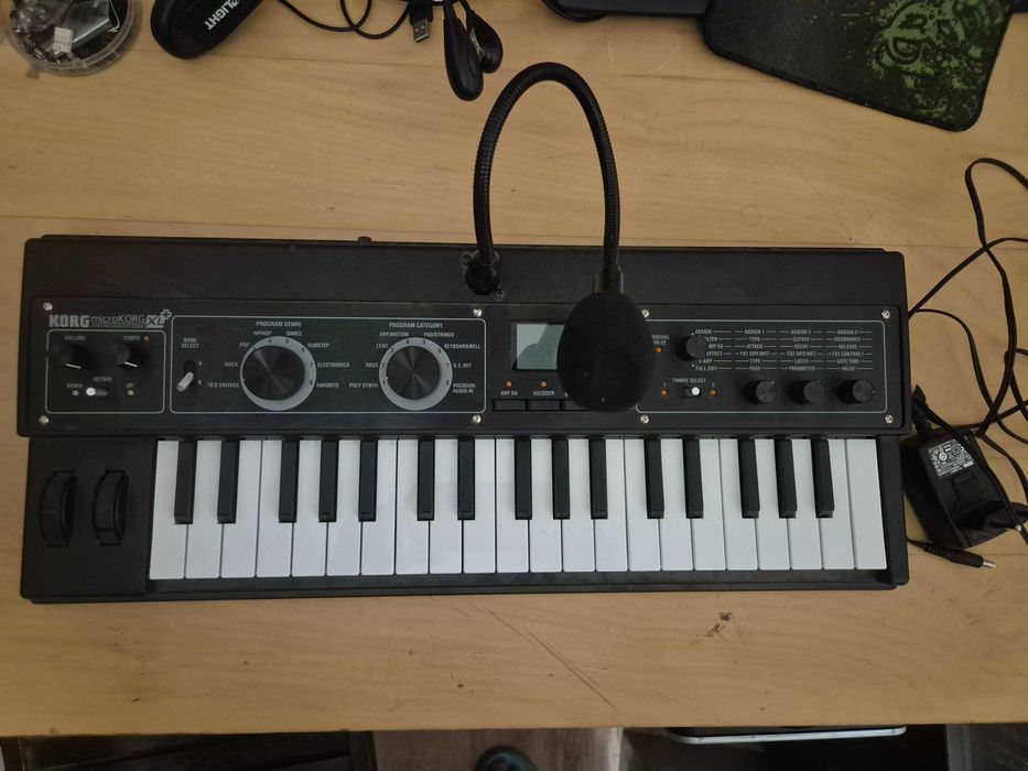 KORG MICROKORG XL syntezator baterie vocoder