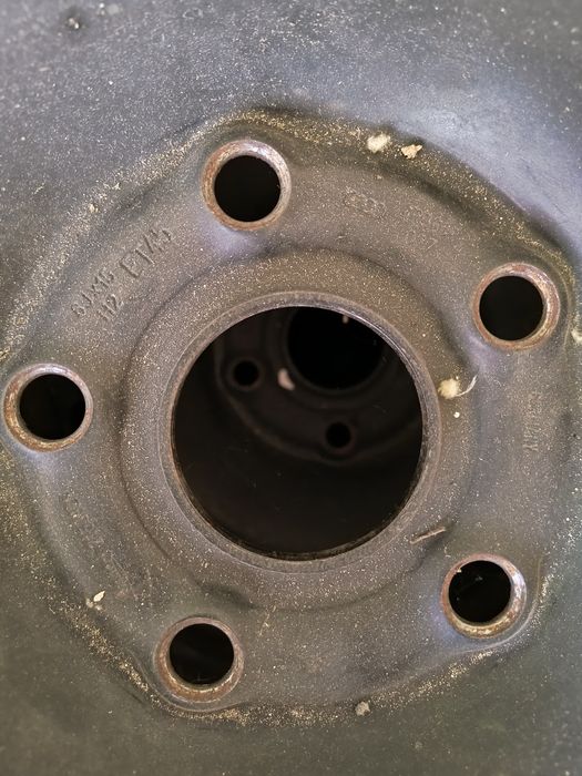 Felgi stalowe z oponami 5x112 piasta 57.1