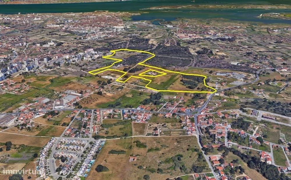 Terreno Urbano com Potencial de Desenvolvimento — Barreiro / Moita