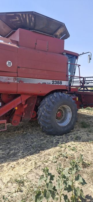 Комбайн CASE 2388
