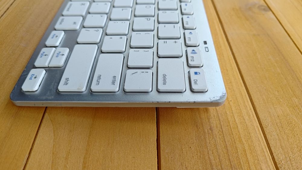 Teclado Bluetooth compacto estilo Apple - iOS/Android/Windows