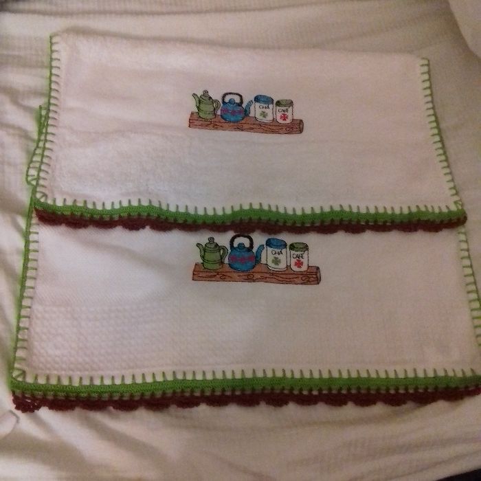 conjunto de pano e toalha para conzinhazinha e de casa de banho