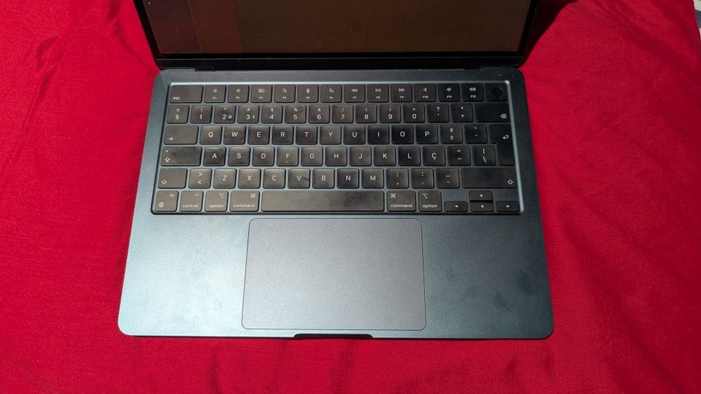 MacBook Air M2 13" (2022), Meia-Noite