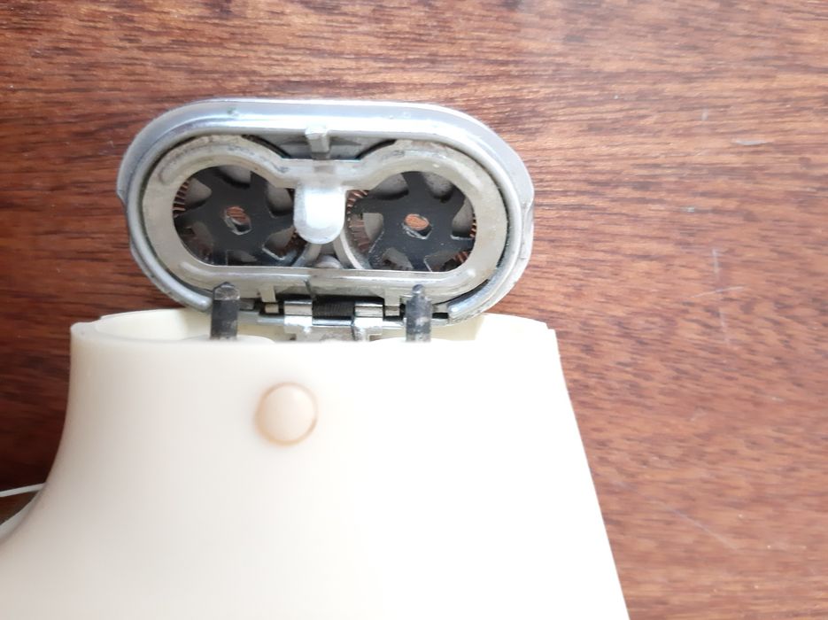 Электробритва Харьков 22 + 2 новых ножа Рабочая