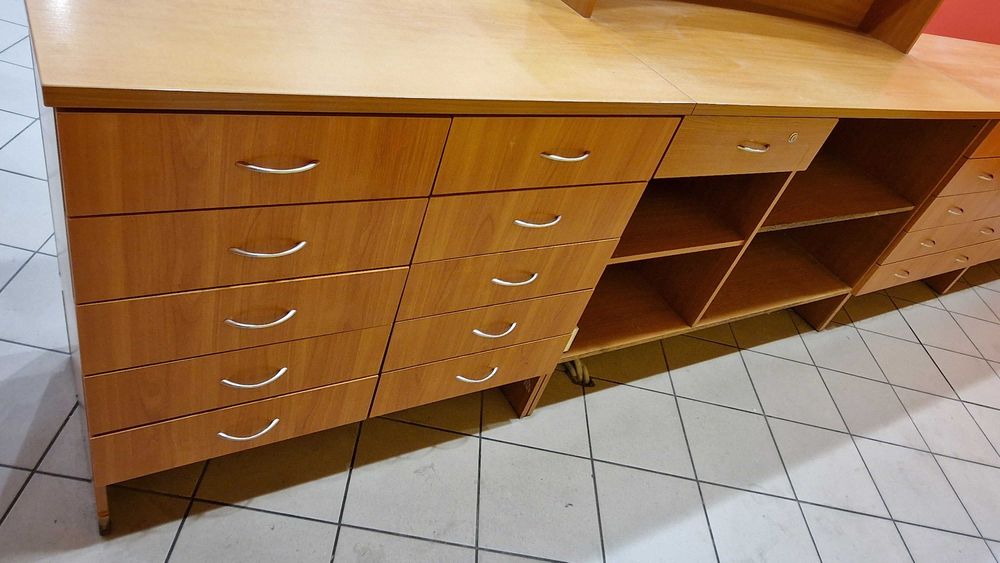 Lada sklepowa recepcyjna