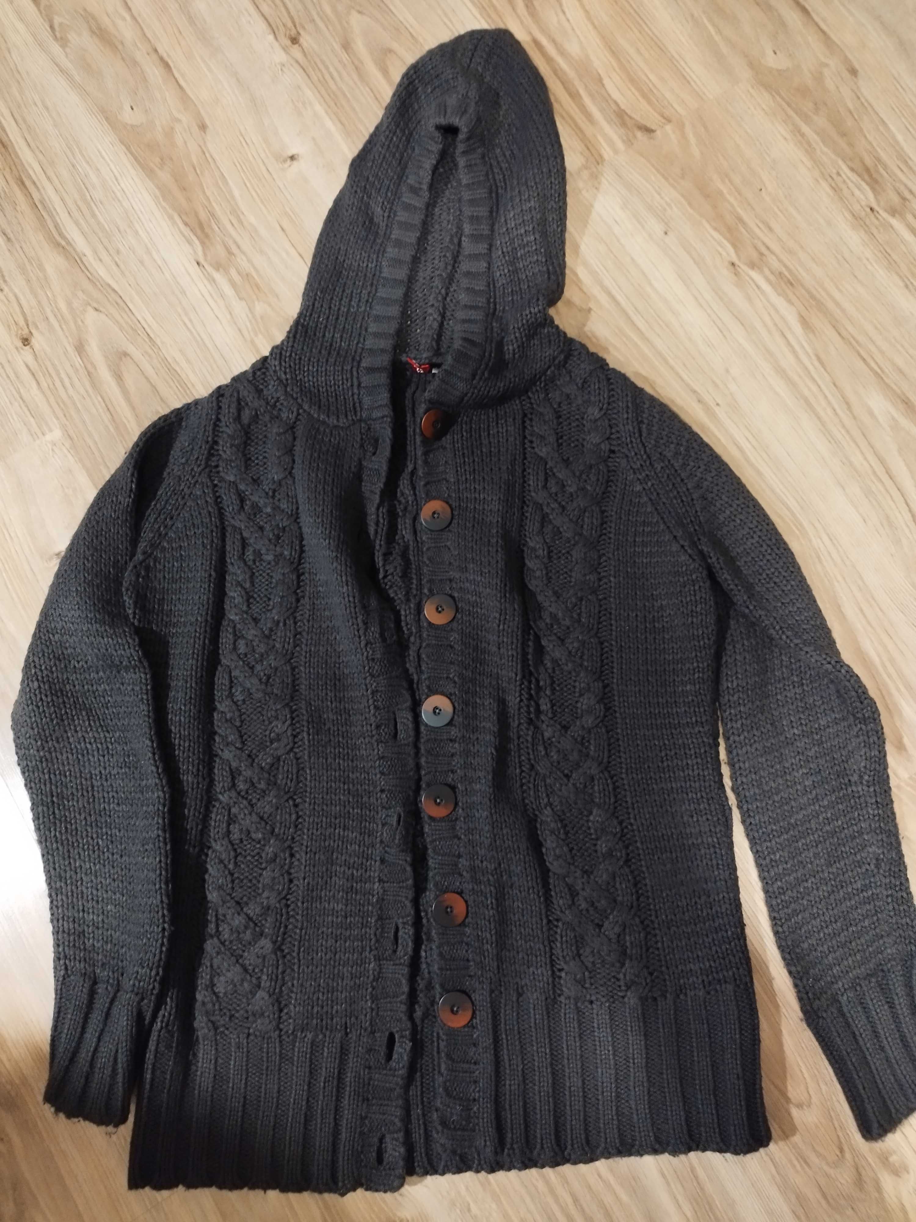 Gruby damski zapinany sweter