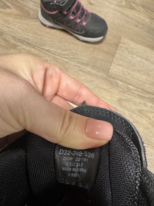 Демісезонні ботинки на дівчинку 34,5 р