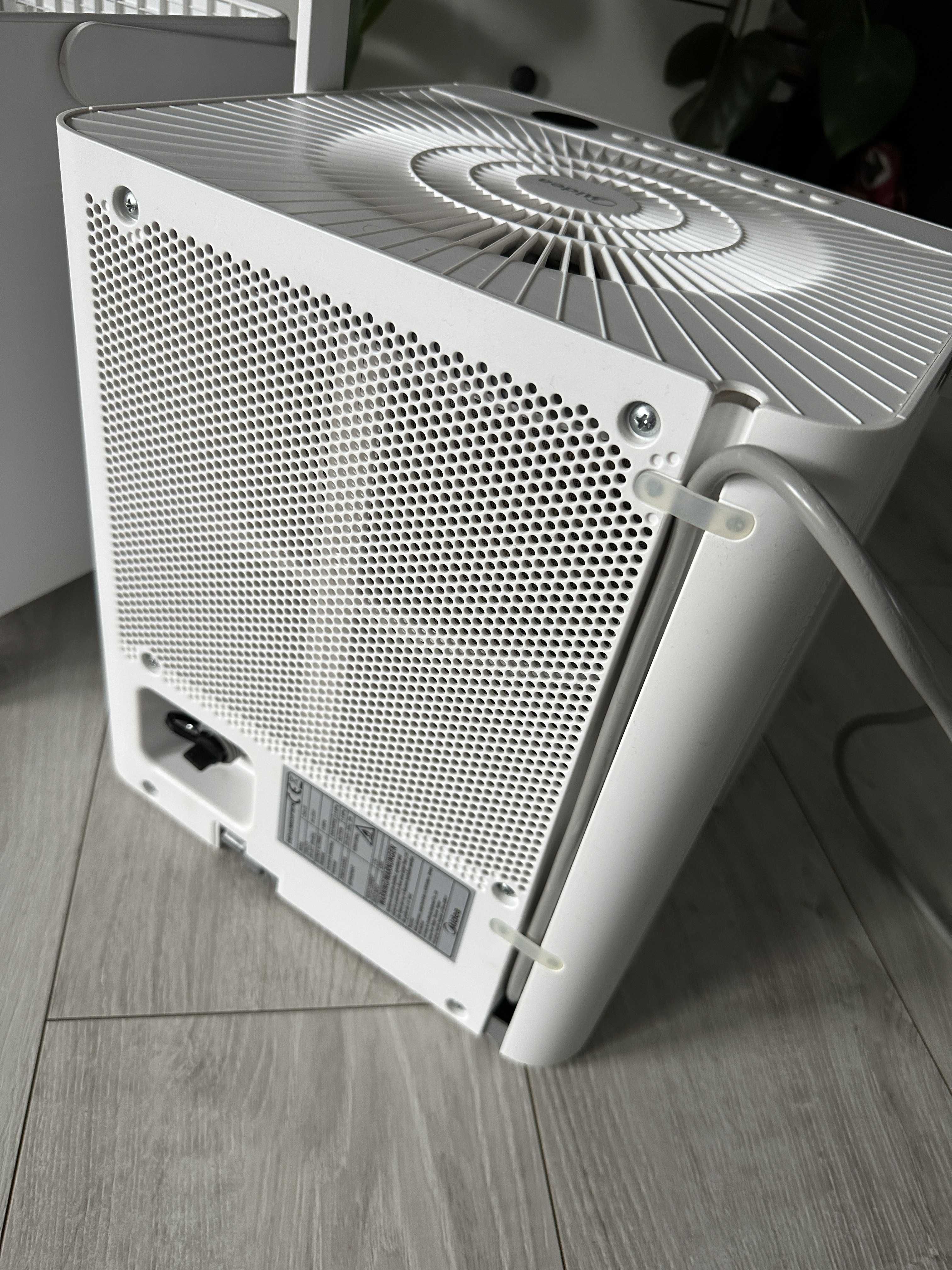 Midea Cube 20 osuszacz powietrza, 20 l/24 h, 40 m2 wifi pojemnik 12 l