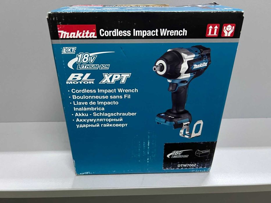 Makita DTW700Z Аккумуляторный ударный гайковерт НОВЫЙ!