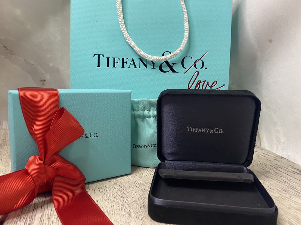 Коробок Tiffany&Co Тиффани для сережек.Новый.