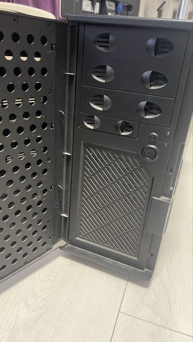 Системний блок з монітором