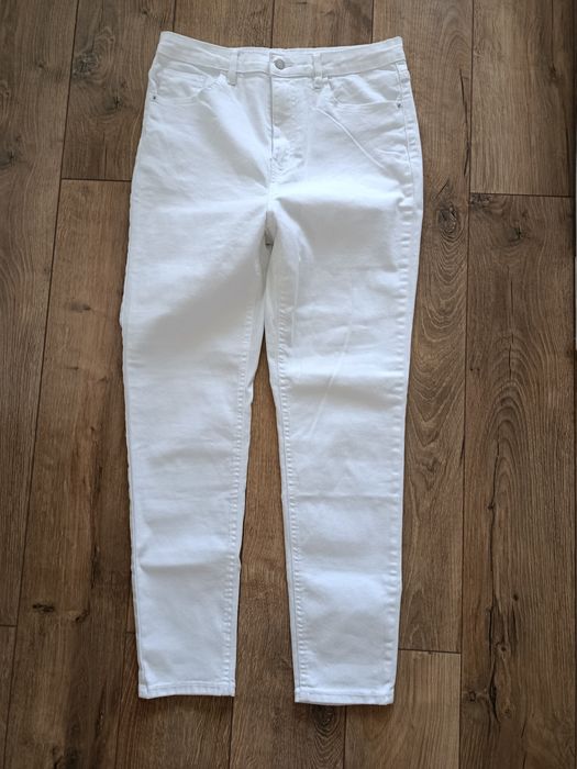Białe damskie spodnie rurki  42