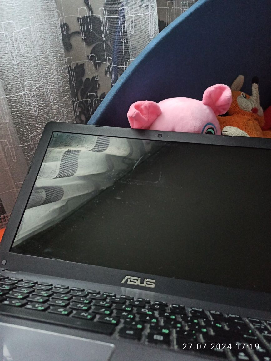 Ноутбук Asus X550V