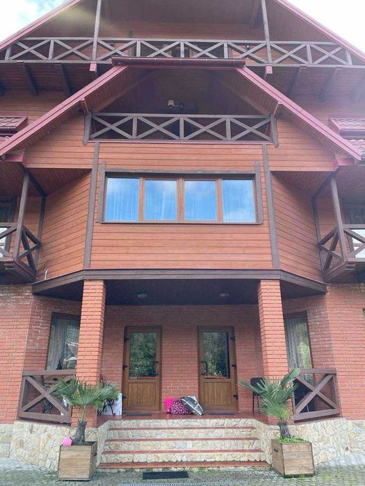 Оренда будинку готельного типу на 14 кімнат, с. Головецько