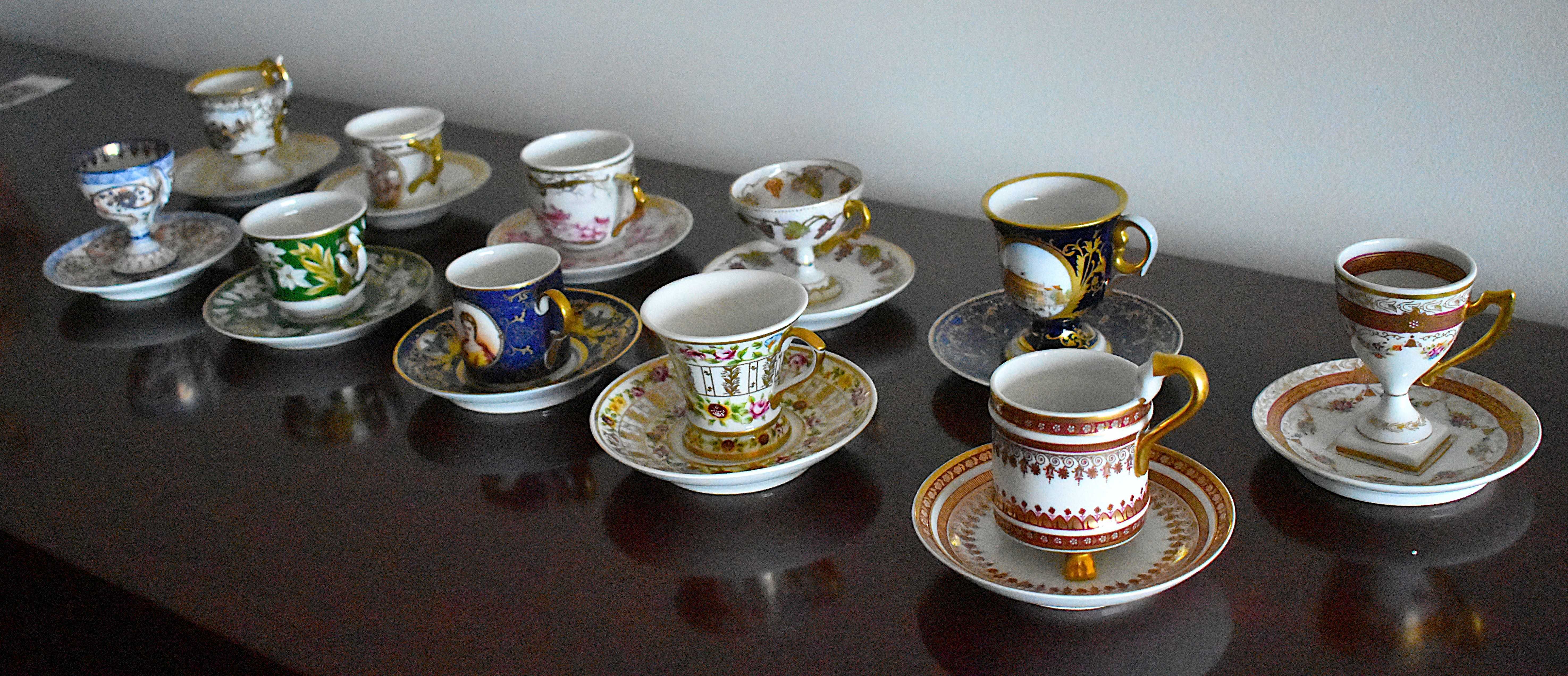 A Rota do Café - Conjunto de 11 chávenas - Maravilhas da Porcelana