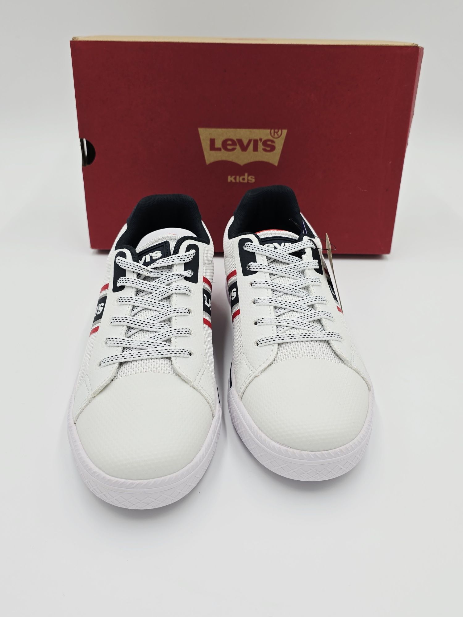 Nowe Levi's Future X r.38