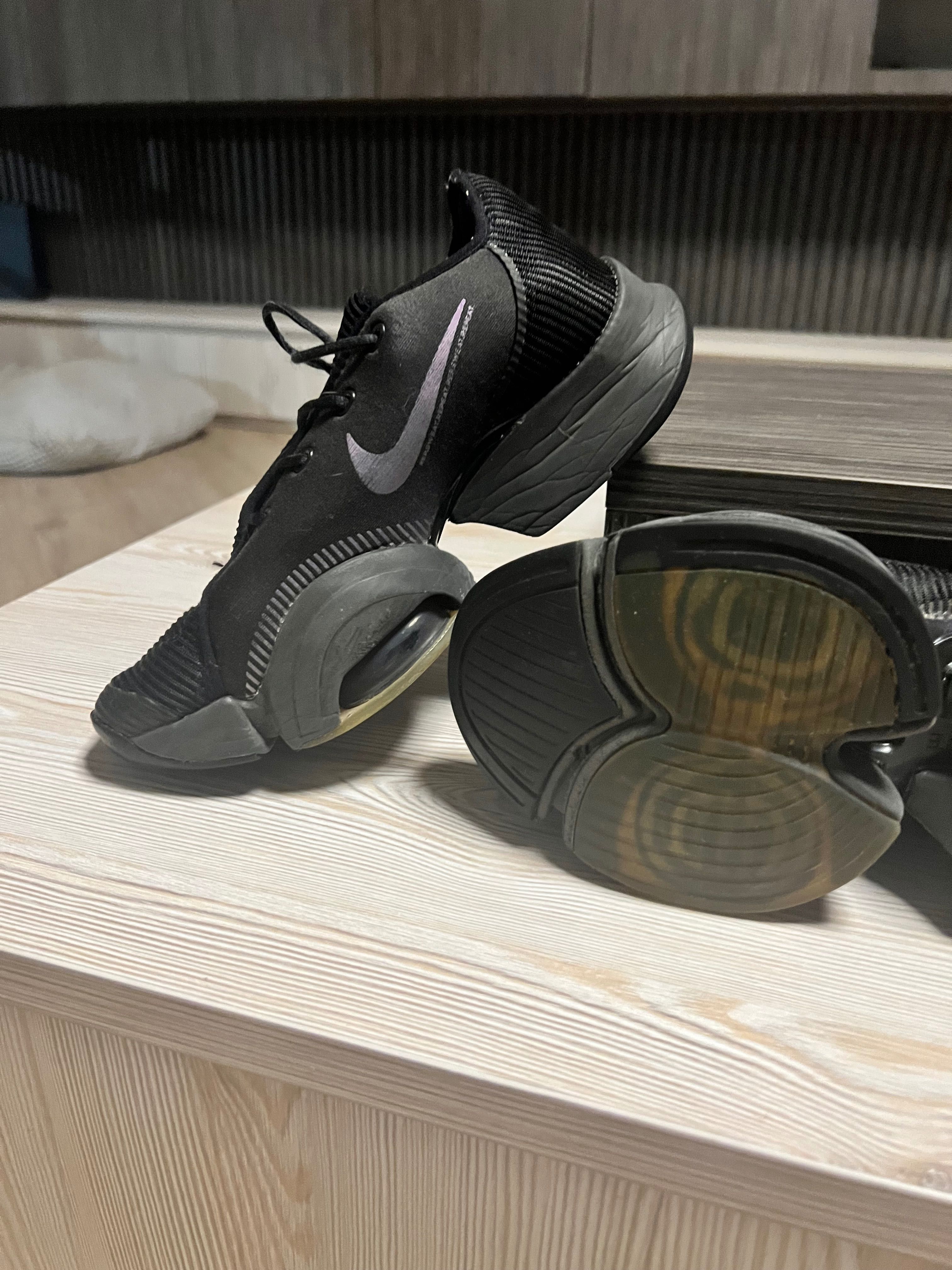 tenis NIKE pretos
