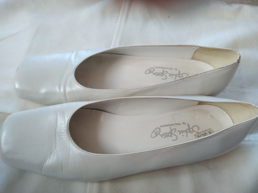 Туфлі білі кожані 41 р Sophie Sposa