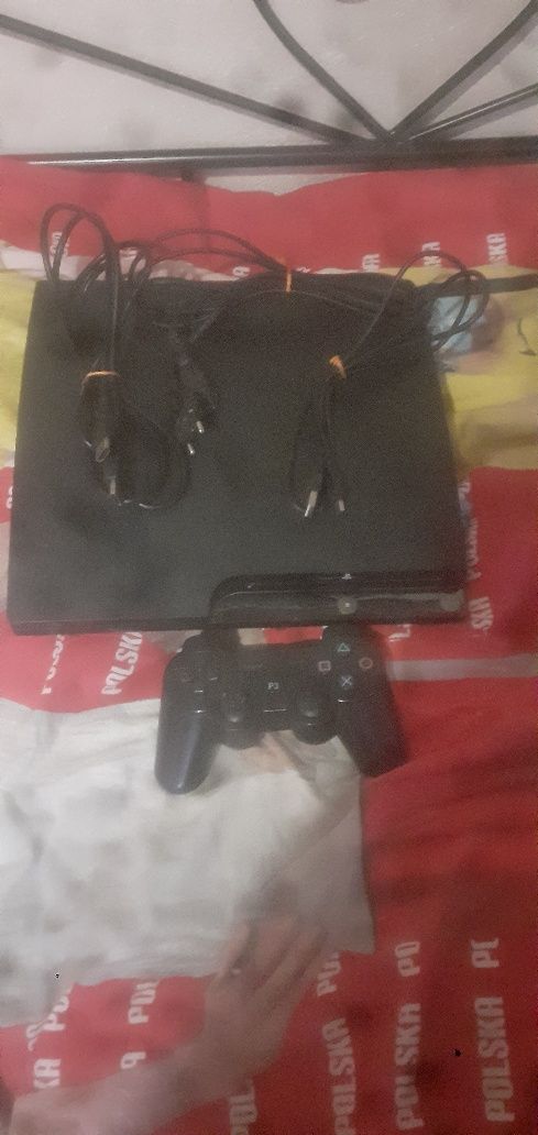 Konsola play station 3 + pad + ładowarka do pada + fifa16