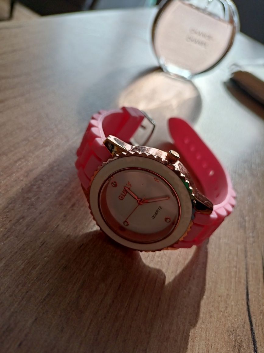 Zegarek różowy damski