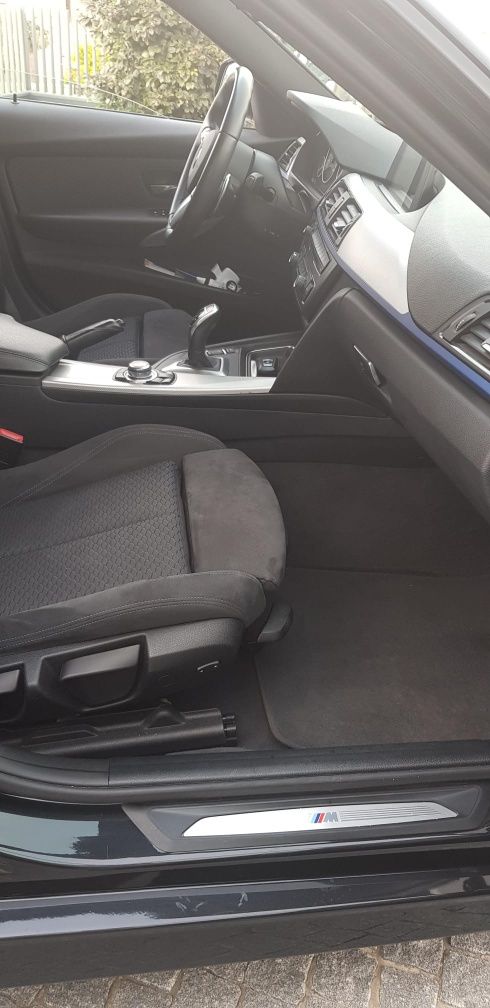 BMW 320 com pack M