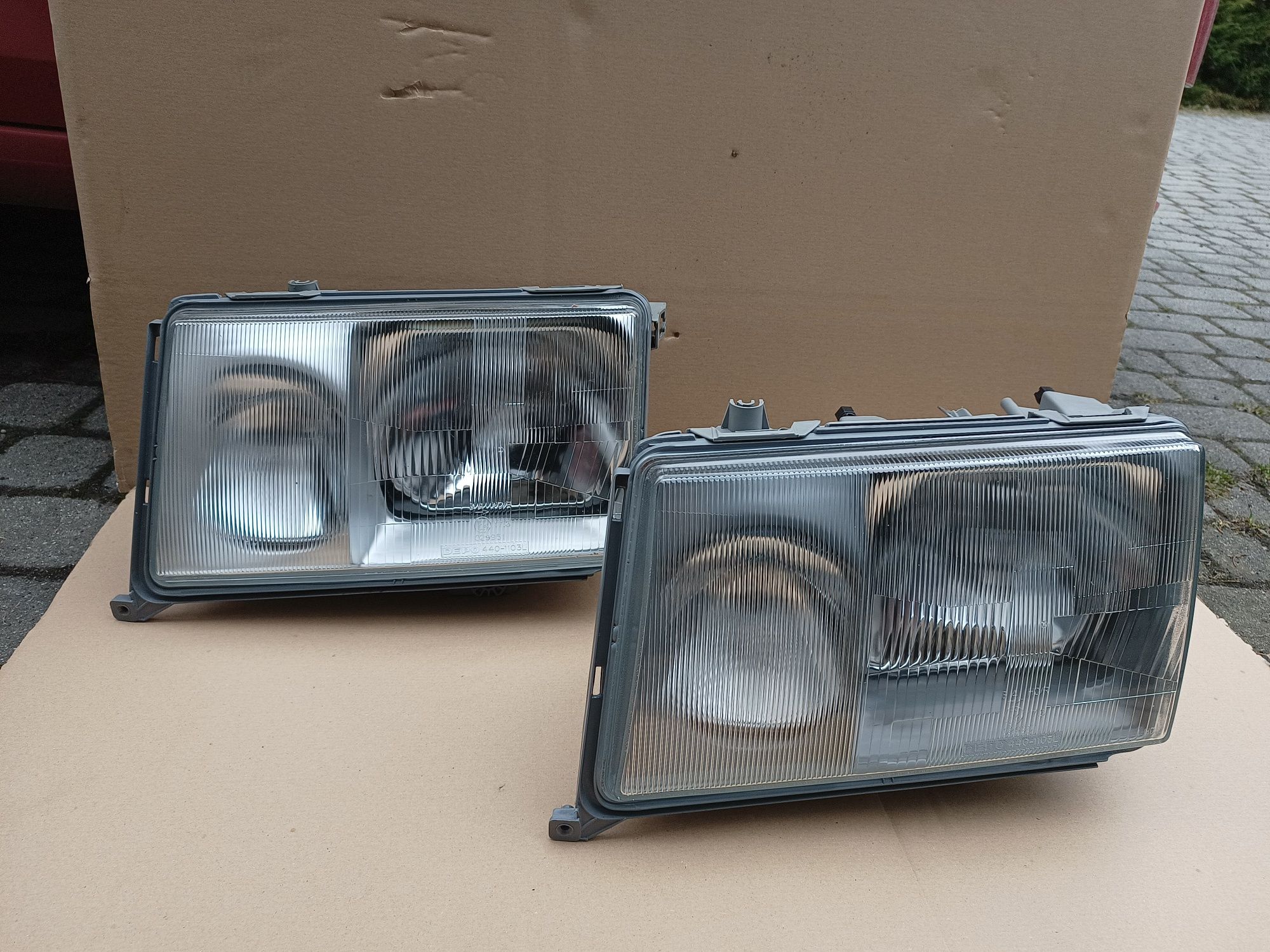 Mercedes W124 reflektor lampa lewa NOWA