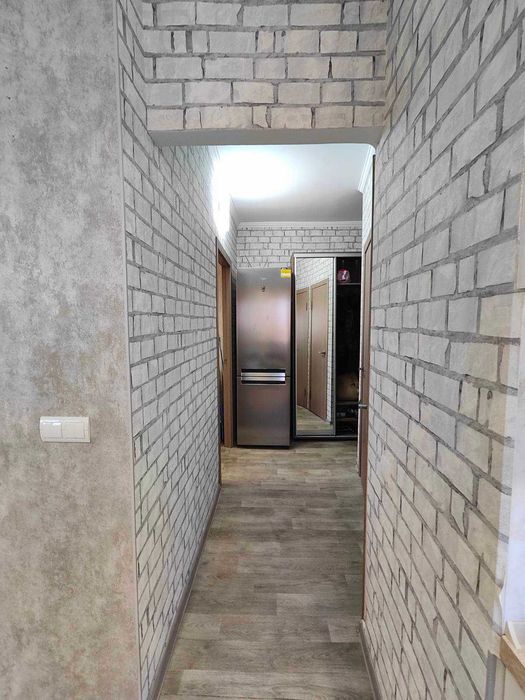 ЗДАМ 2-ох кімнатну квартиру по вул.Днепр. шоссе з новим ремонтом