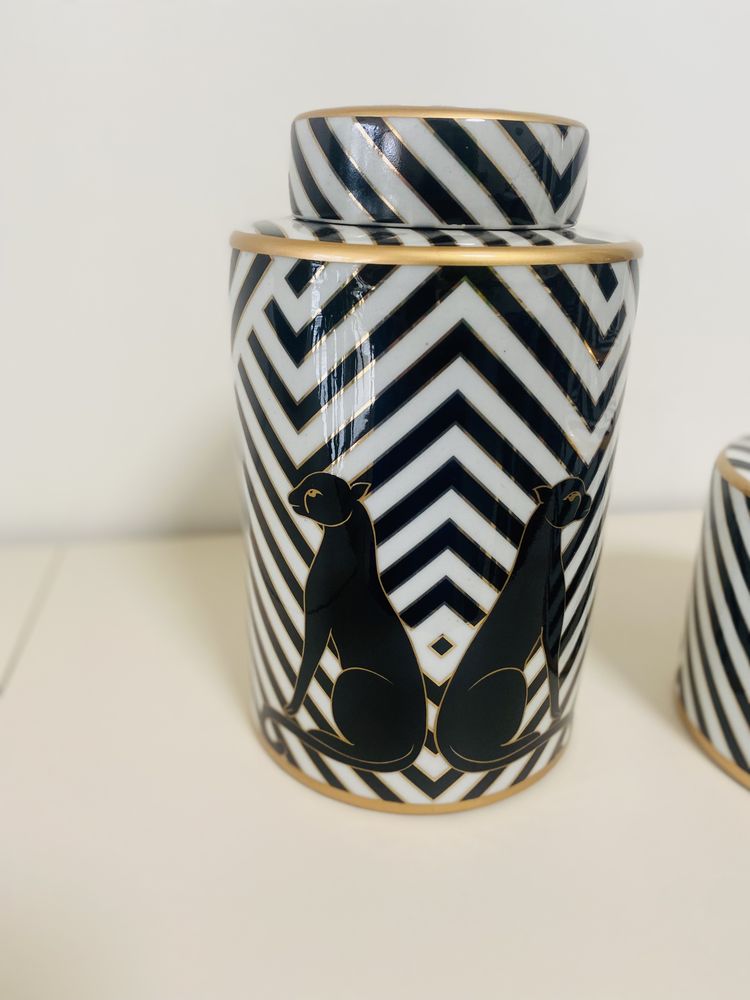 Zestaw dwóch pojemników dekoracyjnych ceramicznych Pantera