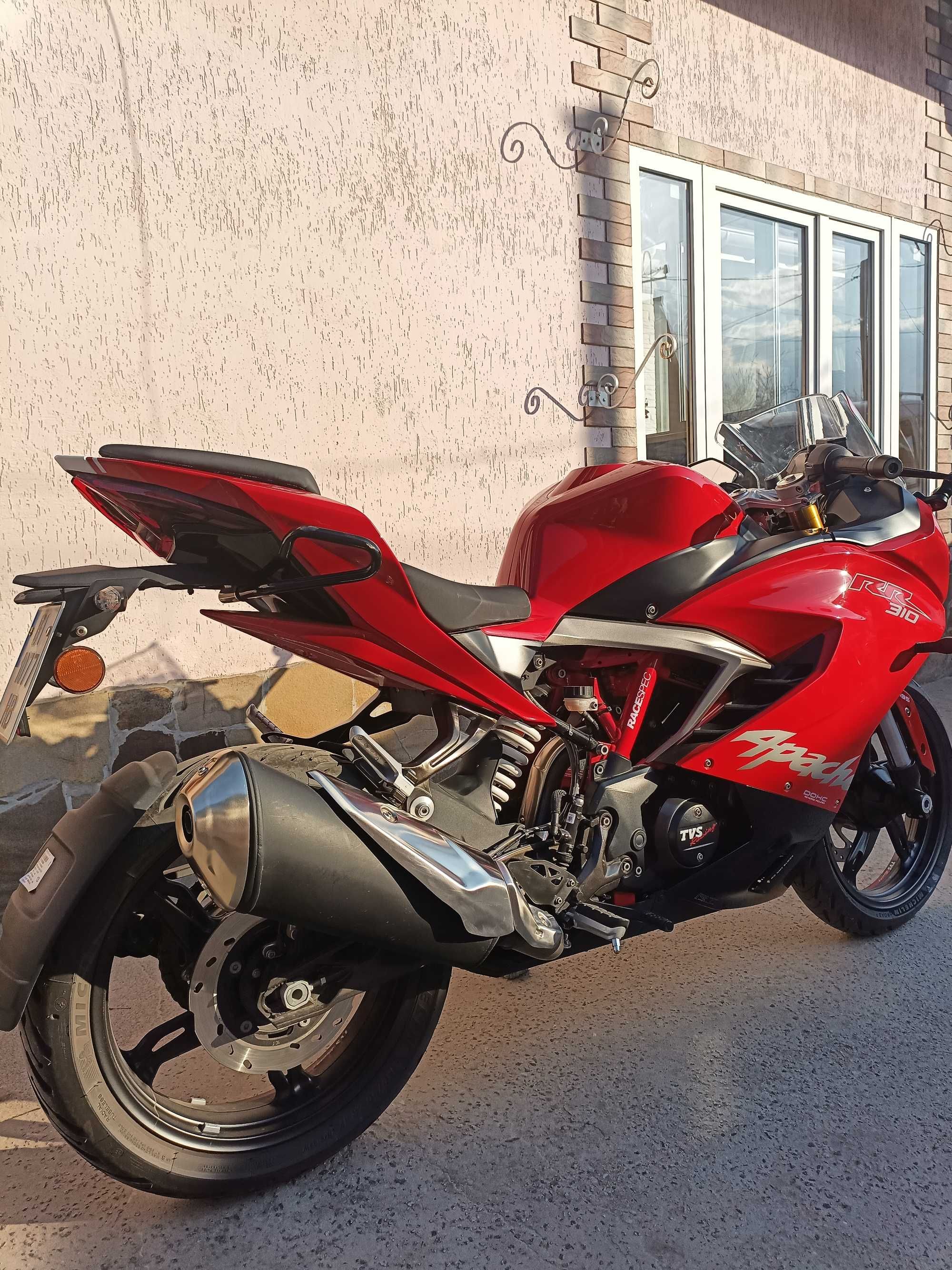 Мотоцикл TVS Apache RR 310