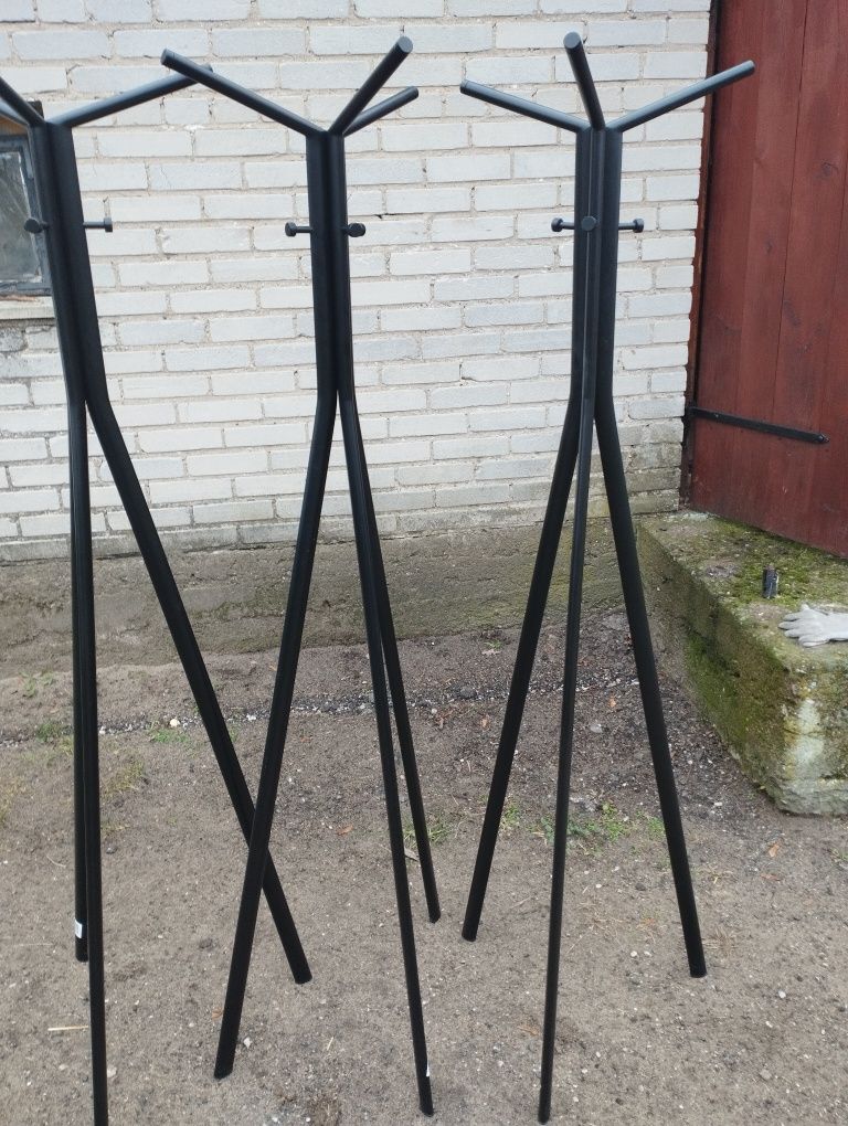 Sprzedam wieszak stojący metalowy