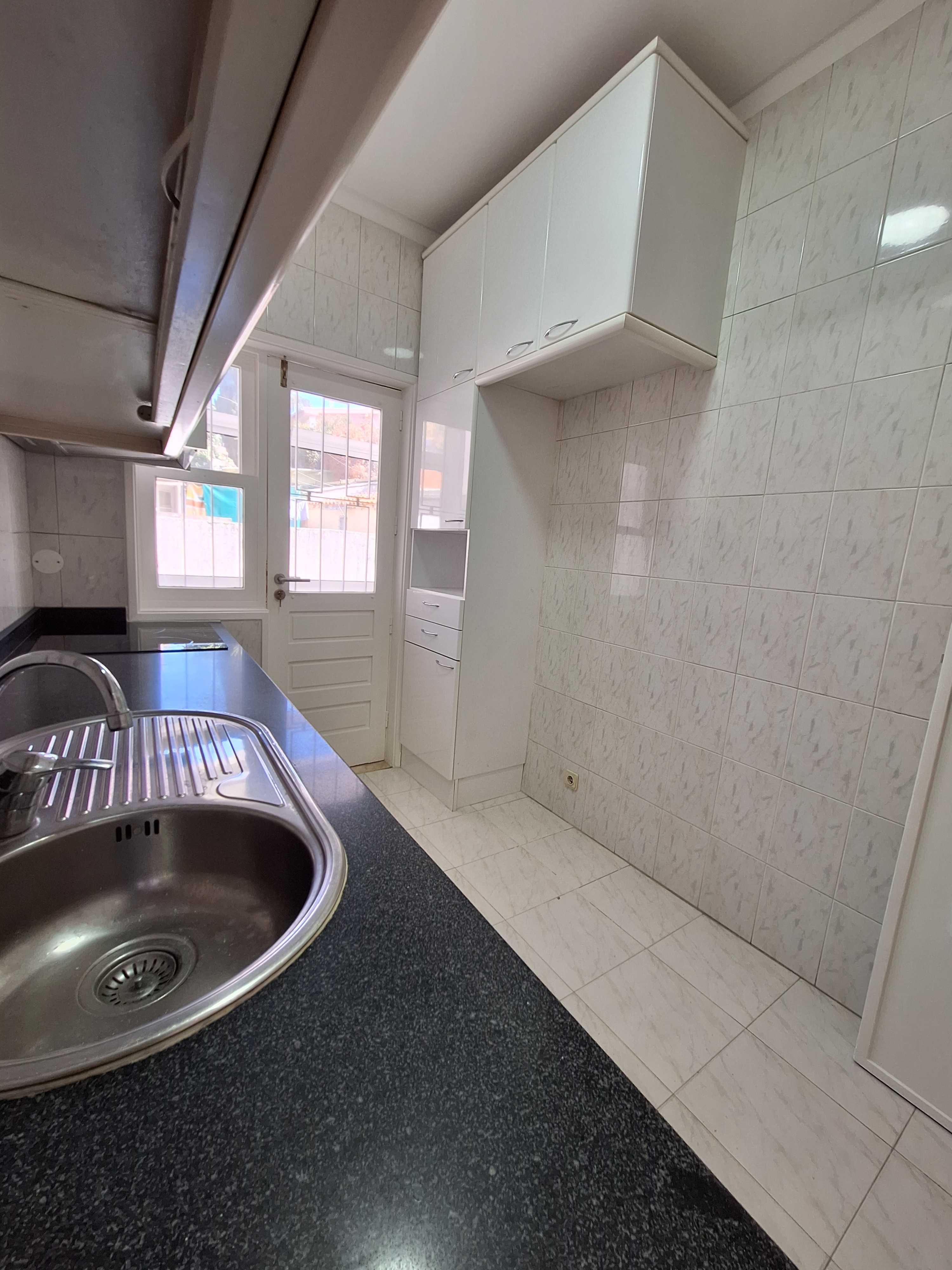 Aluguer de Apartamento T2+1  ao Jardim de Arca d' Água, Paranhos
