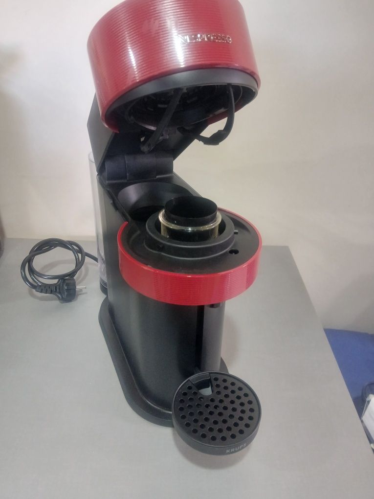 Maquina de café NESPRESSO Vertuo Next