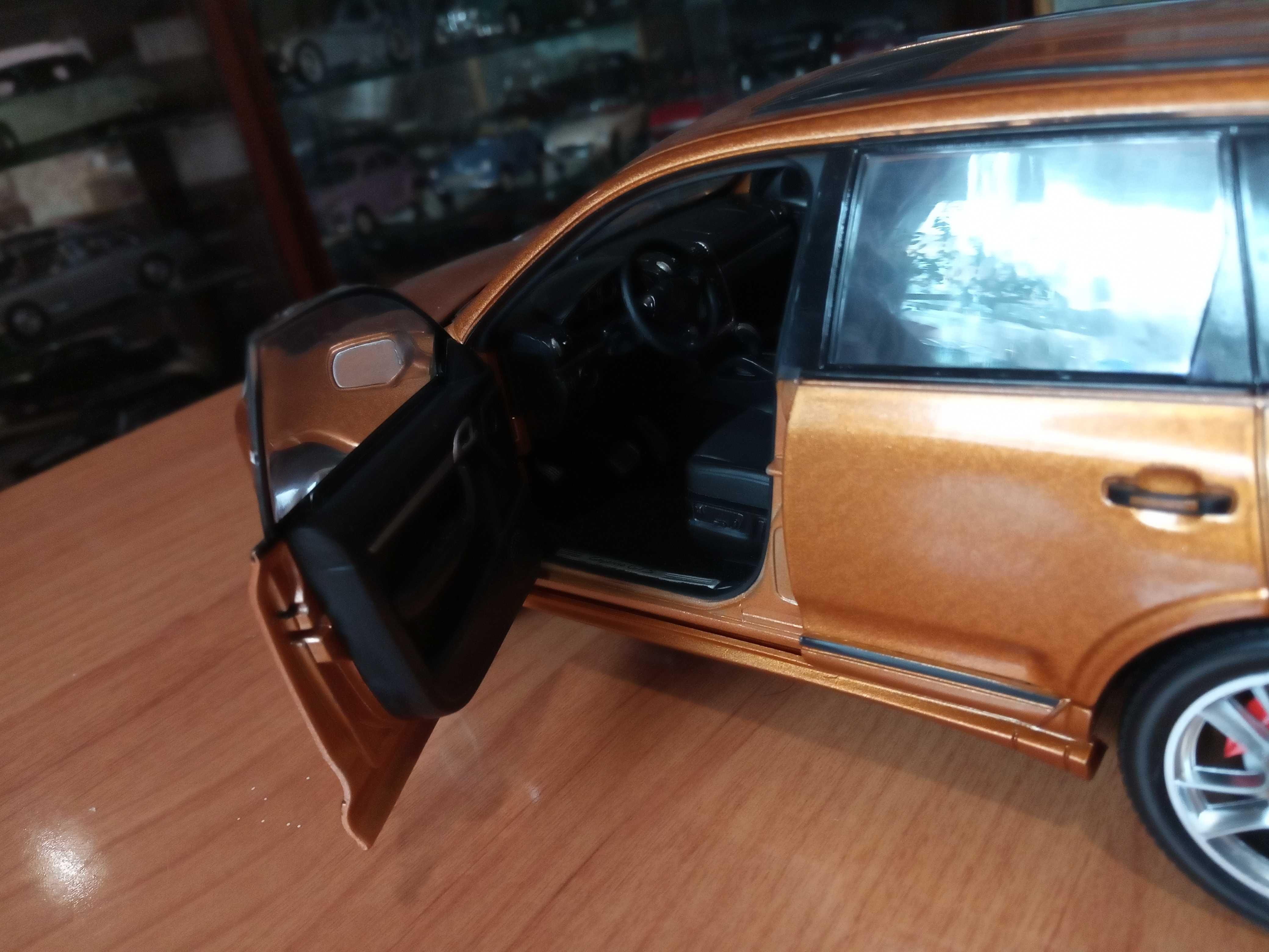 Модели авто 1:18 Porsche Cayenne