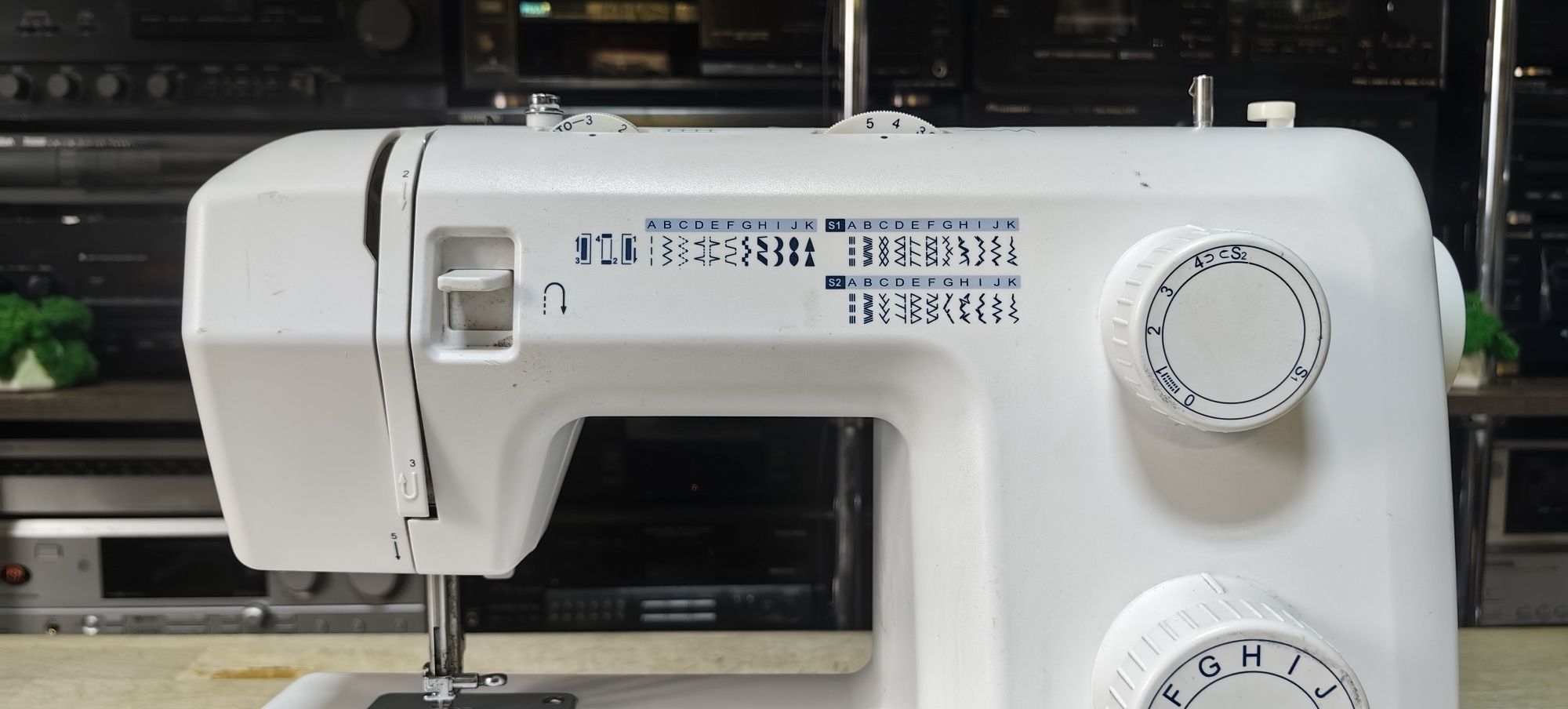 Швейна машинка SilverCrest SNM 33