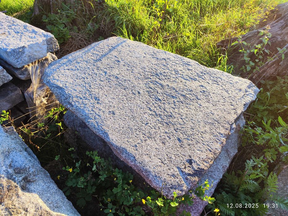 Płyty granitowe chodnikowe stare z rozbiórki przedwojenne, na ścieżki