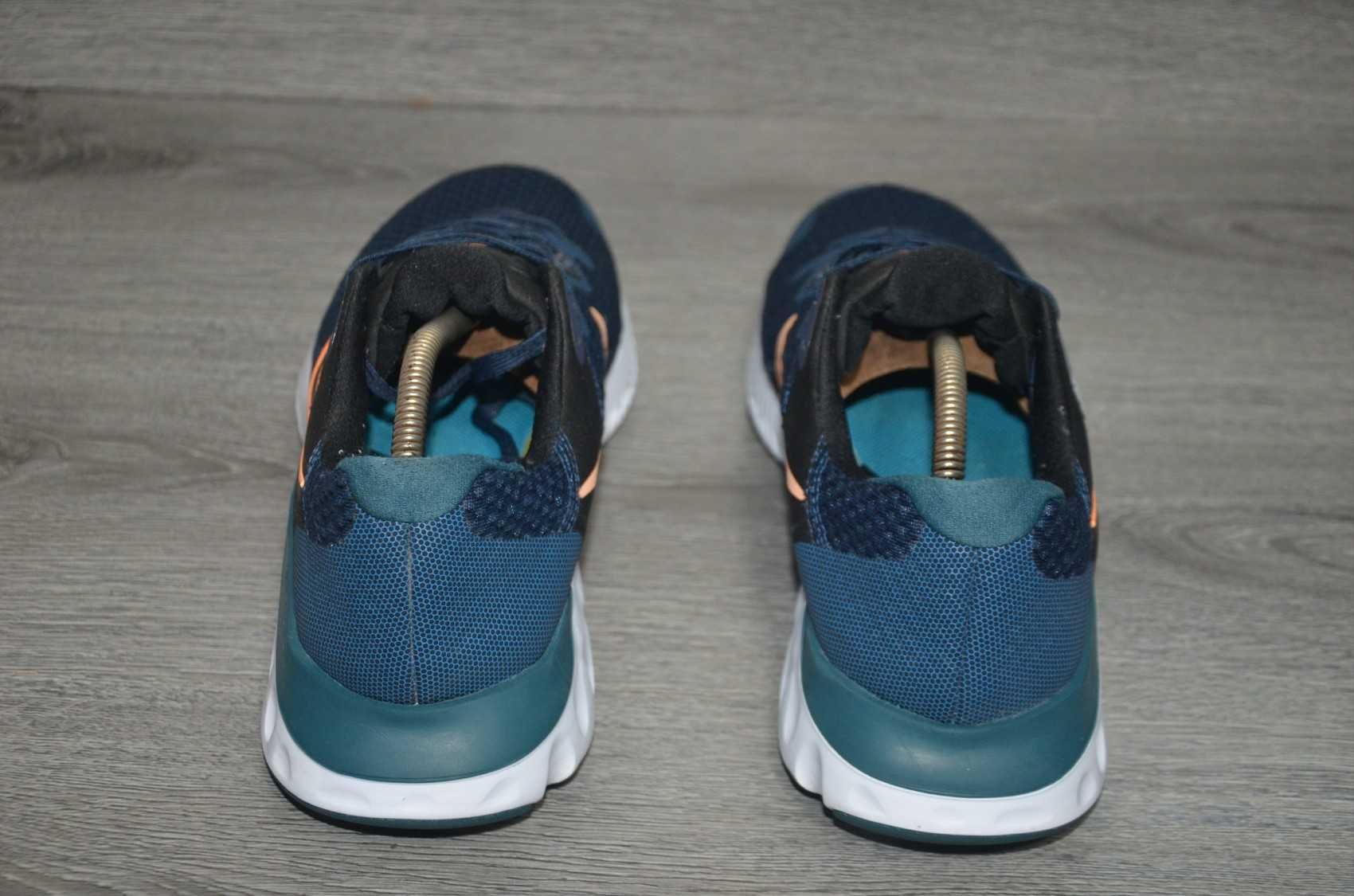Продам кросівки ФІРМА Nike Renew Run 2 .