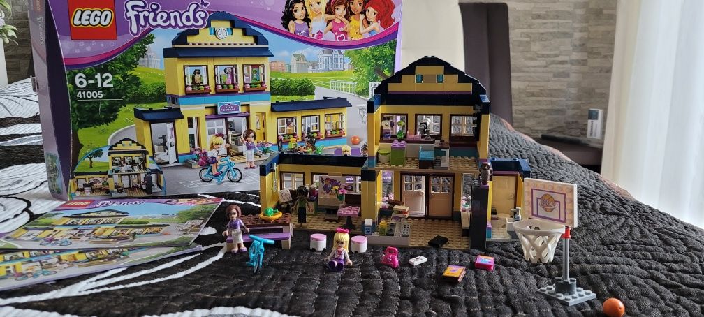 LEGO Friends 41005 Szkoła Heartlake - kompletny i unikatowy