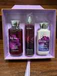 Zestaw kosmetyków Dark and Kiss firmy Bath and Body Works