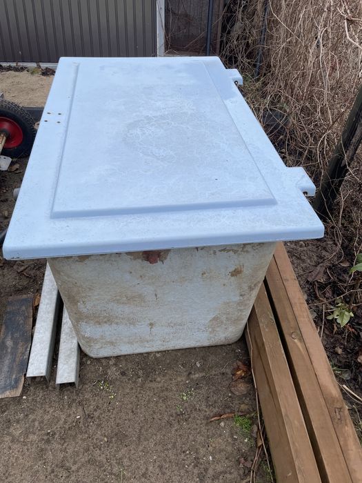 Skrzynia/box z poliestru