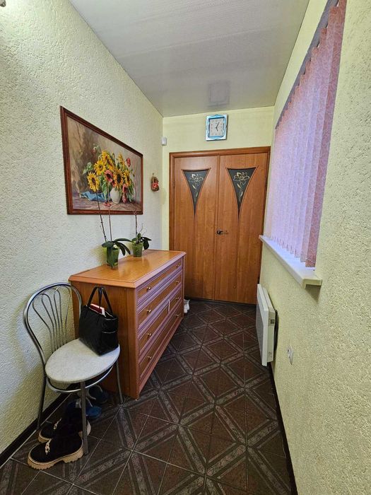 Продаємо  гарну частину будинку з окремим двором на Мальованці