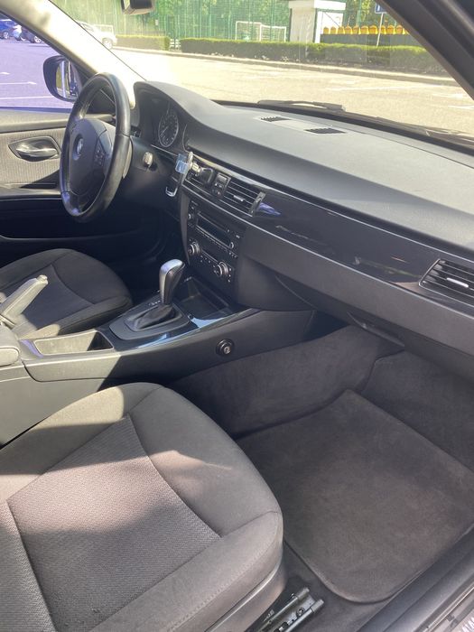 Bmw e90 2011 рік
