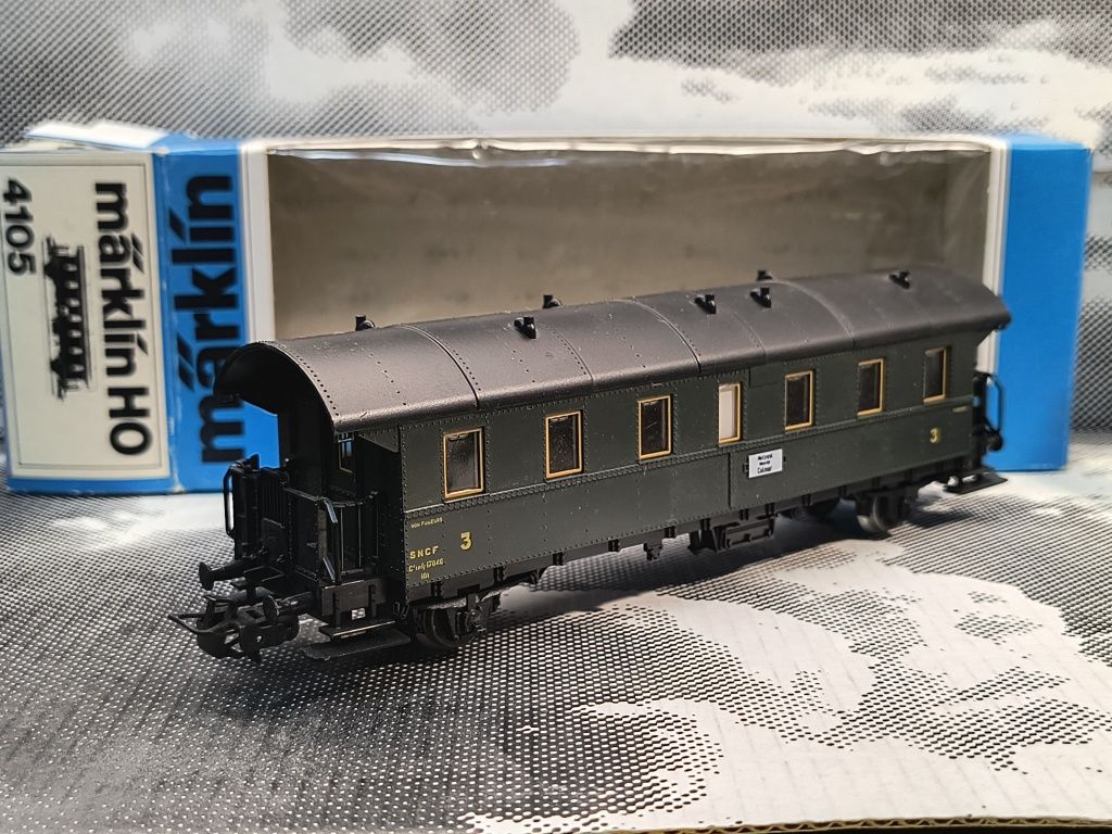 Wagon osobowy 3 klasy - Marklin - H0