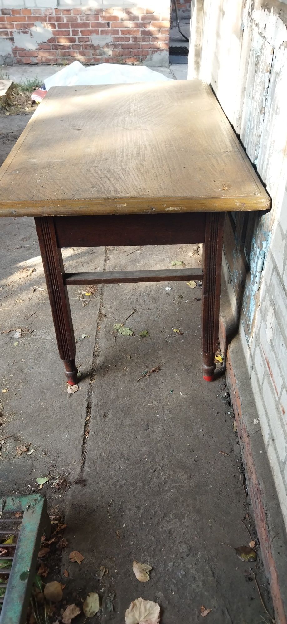 Продам старый стол