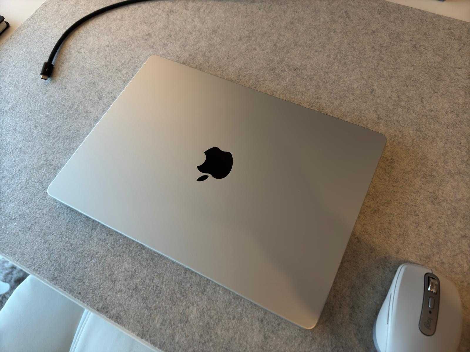 Macbook Pro M4 Max 2025
