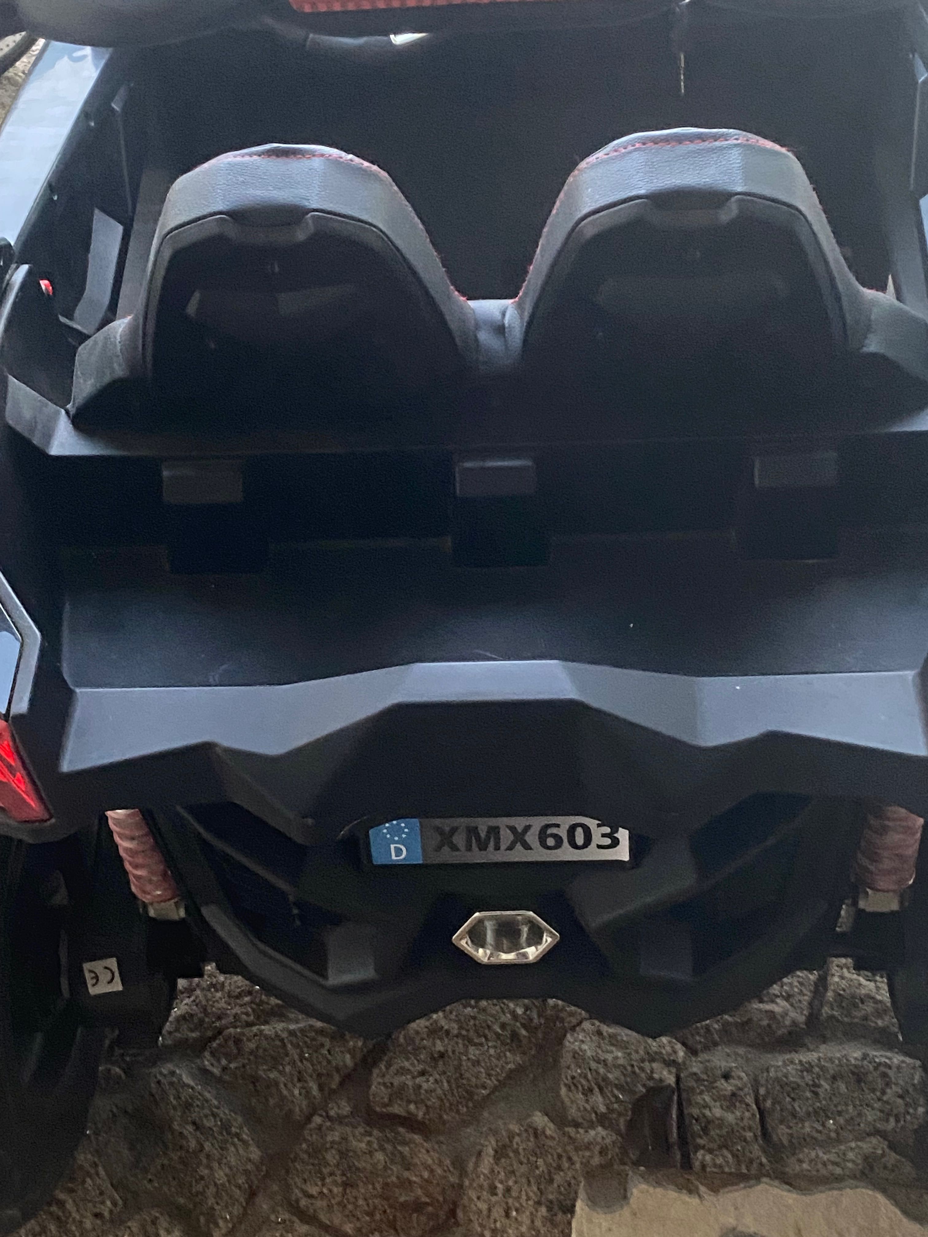 Carro/ brinquedo/mota eletrico
