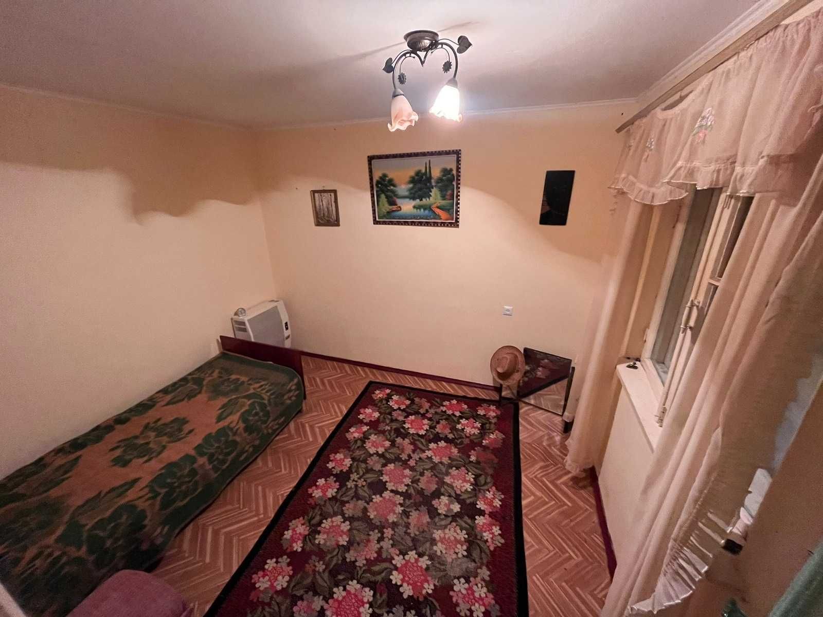 Продається дачний будинок з цегли на два поверхи