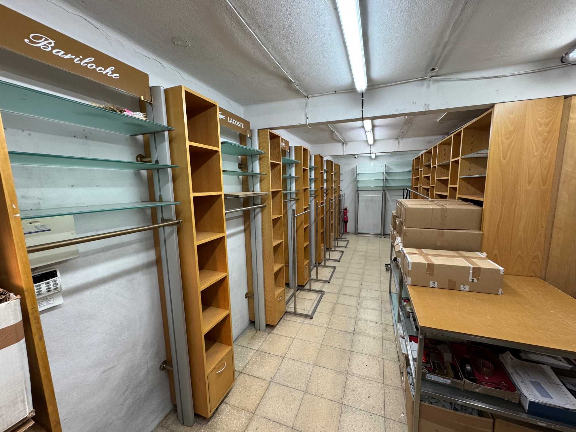 Móveis de loja, vitrines e expositores